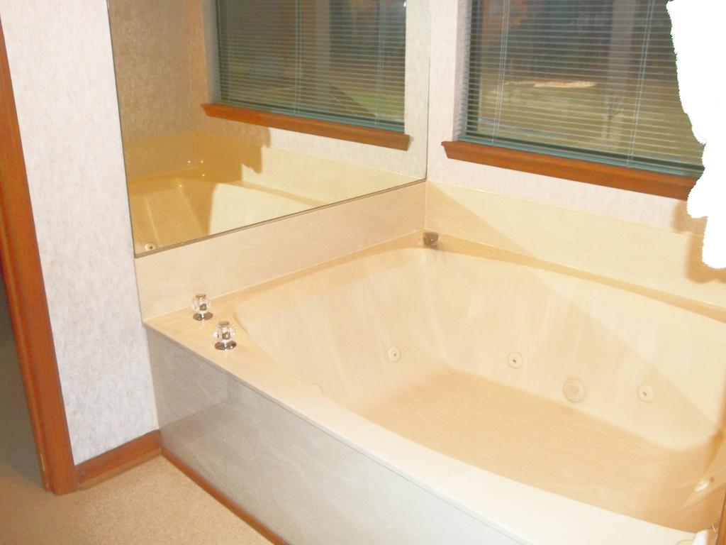 Fairways Of The Mountain Hotel Lake Lure Room photo